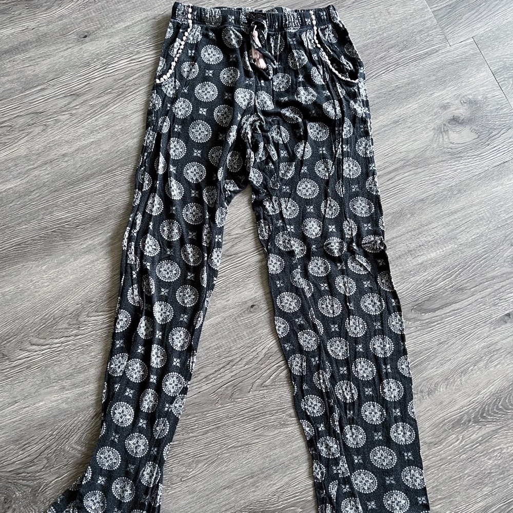 BUNDLE DEAL! ✨ La Vie en Rose pyjama pants